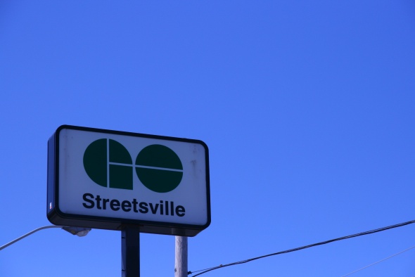 去火车station Streetsville