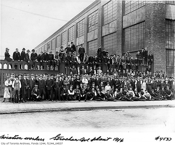 2012215-Curtiss-aeroplanes-workers-1926-f1244_it4537.jpg